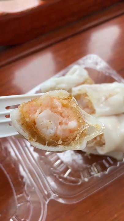Golden Lake Pavilion - The famous Deep-fried Shrimp Rice Rolls (seasoned light batter, plump shrimp) - not colored red - Dim Sum Near Me - Flushing, New York