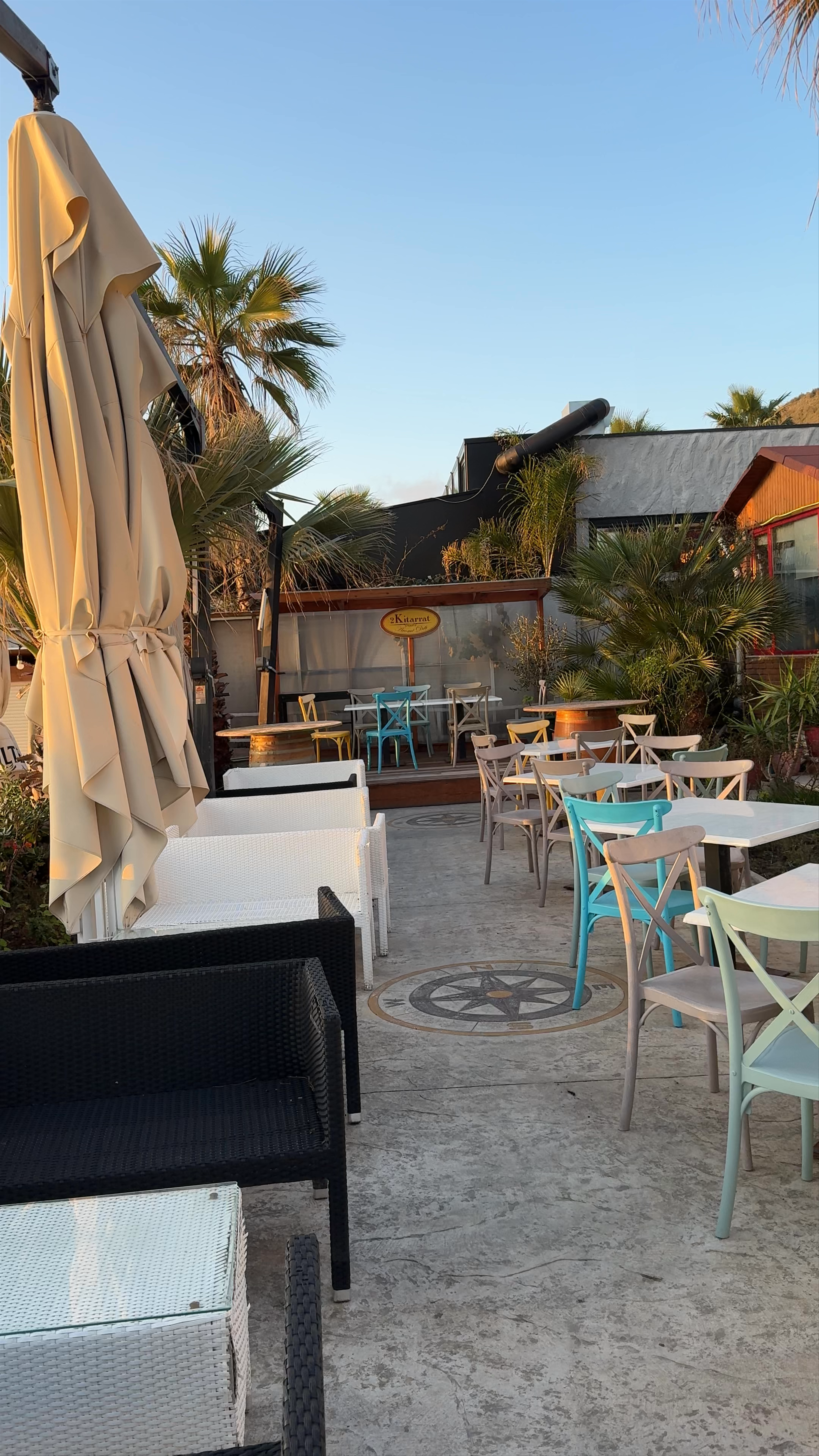 Sunset Dining and Chill Vibes at 2 Kitarat Aromë Deti, Durrës, Albania