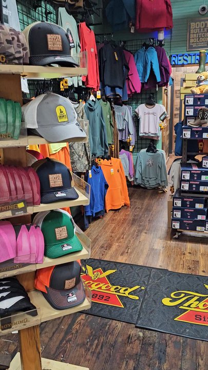 Crane's Country Store - Gas Stations Near Me - Williamsburg, Missouri