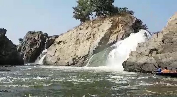 Photo of Hogenakkal Waterfall
