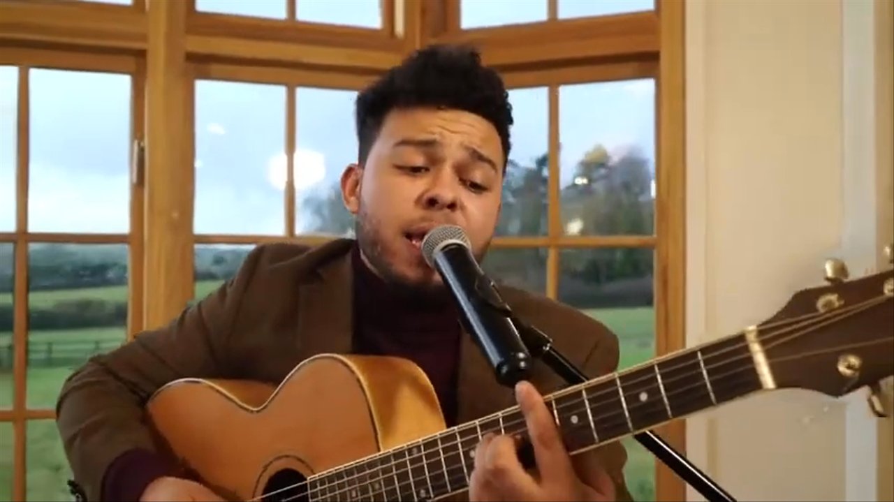 Acoustic Royale Duo - Garage Mashup - video