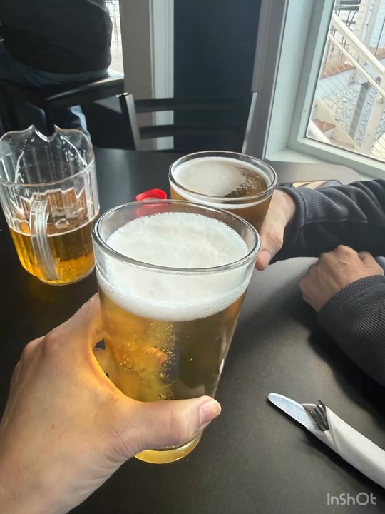308 Lakeside - Having a great time! - New American Near Me - East Brookfield, Massachusetts
