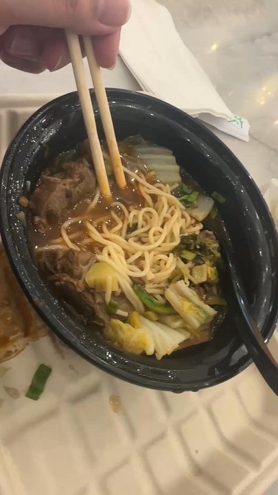 Yong Kang Street - Taiwanese Beef Noodle Soup - Food Court Near Me - Paramus, New Jersey