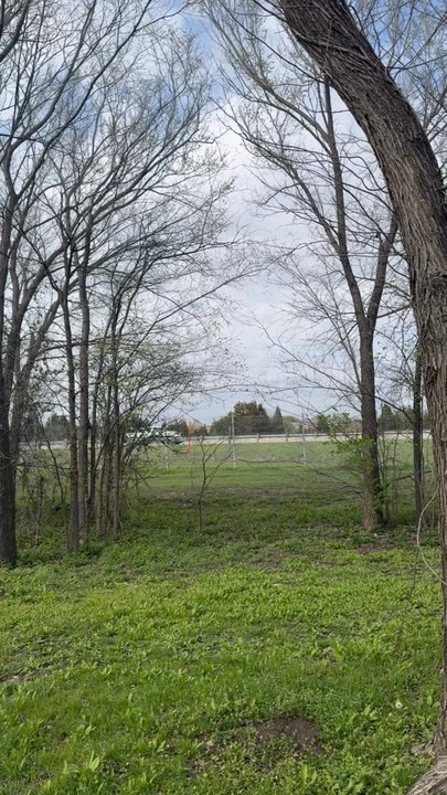 Northbark Dog Park - Trail behind the dog park and highway - Dog Parks Near Me - Dallas, Texas