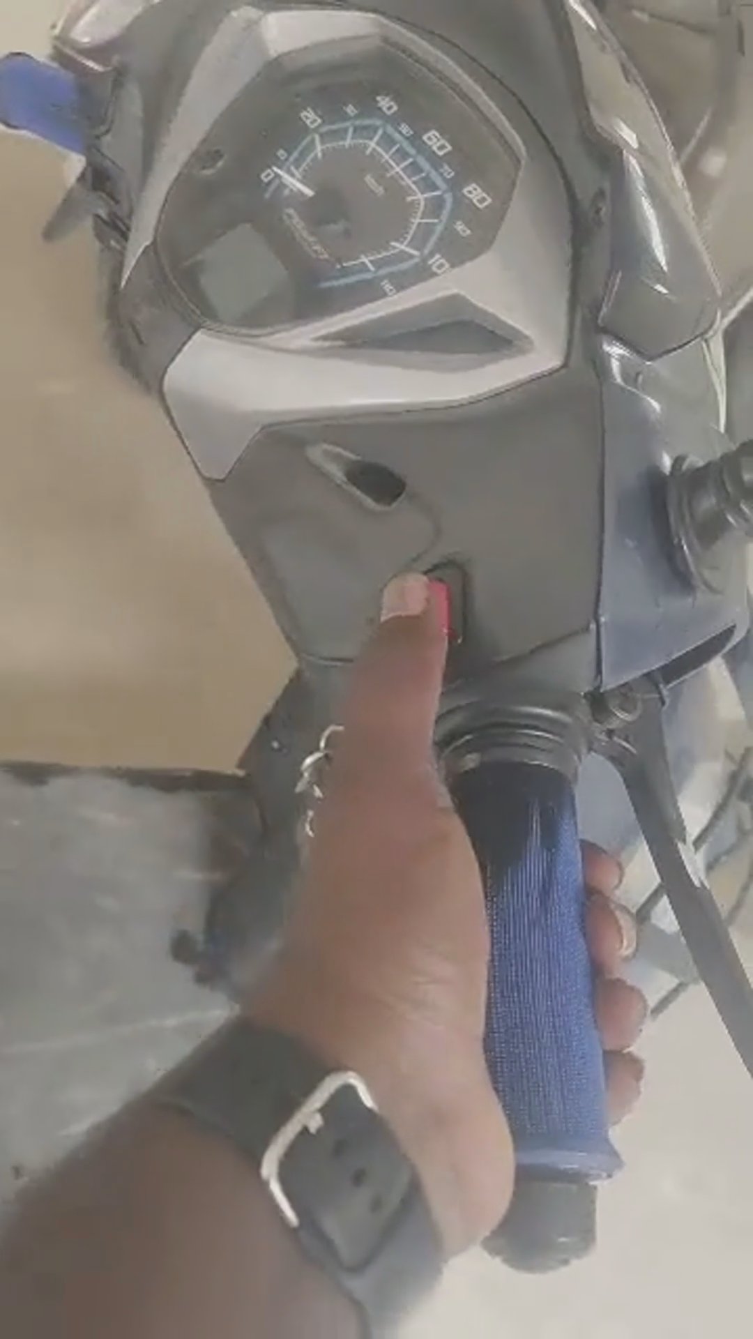 Walk-around video thumbnail