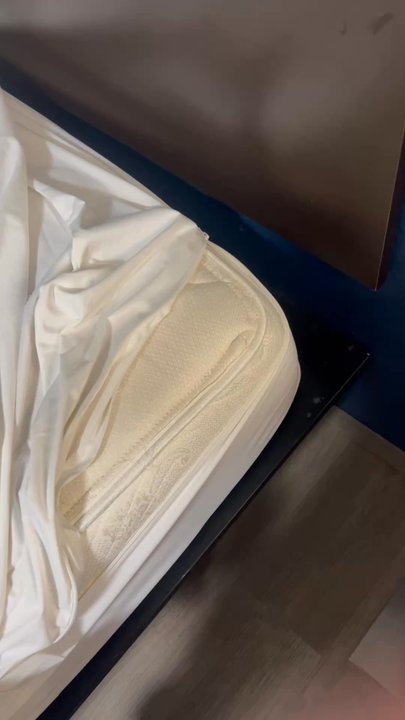 Beaverhead Lodge - I always check mattress's no matter where I stay these ones look brand new - Hotels Near Me - Dillon, Montana