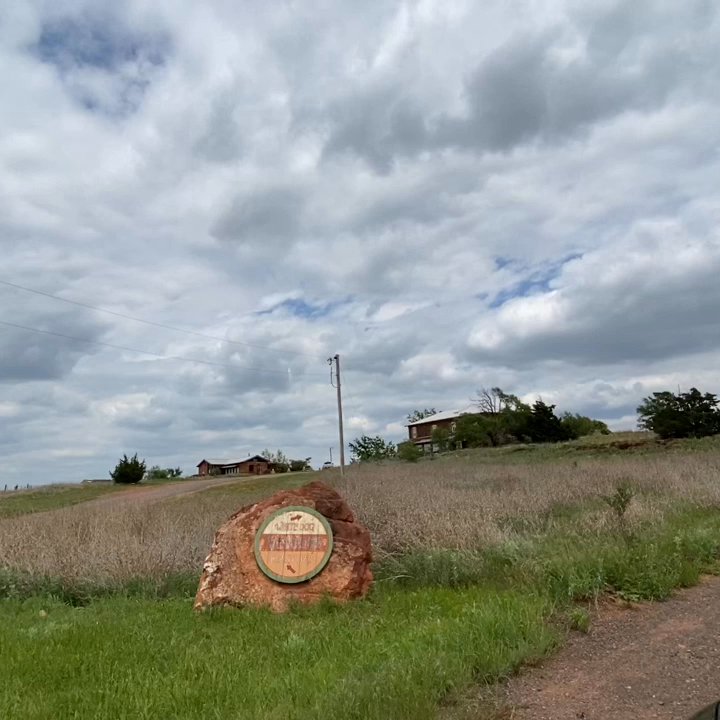 White Dog Hill Restaurant - New American Near Me - Clinton, Oklahoma