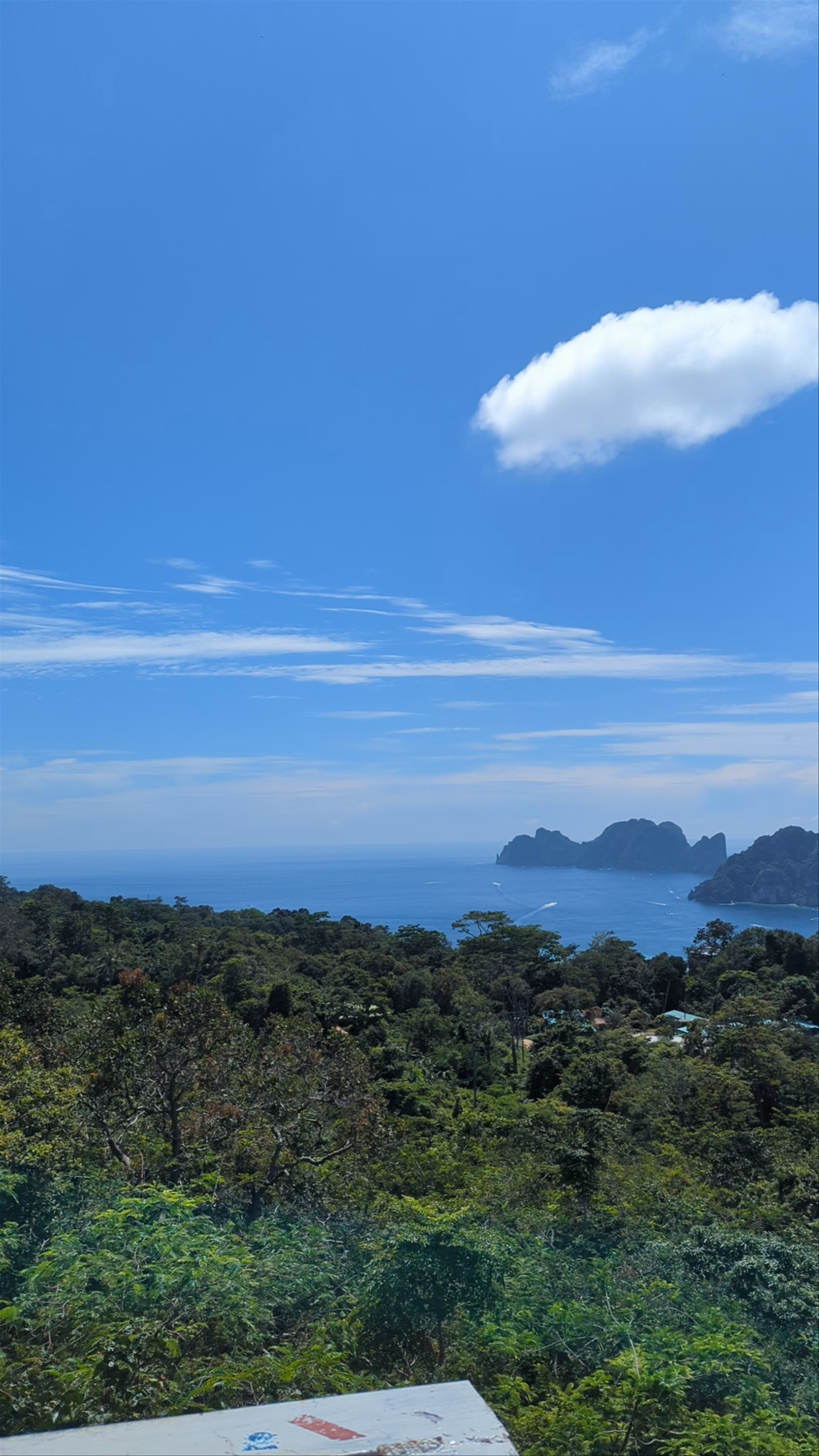 Phi phi Viewpoint 1 ( i love phi phi )