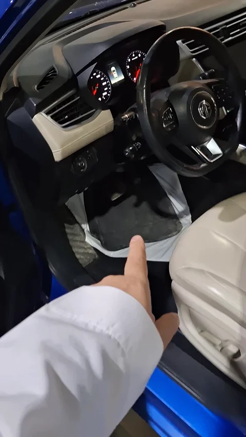 ام جي 5 LUX 2022