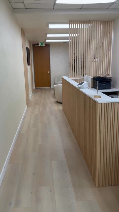 Skinsation - Not a soul around for 20 minutes. - Medical Spas Near Me - Los Angeles, California