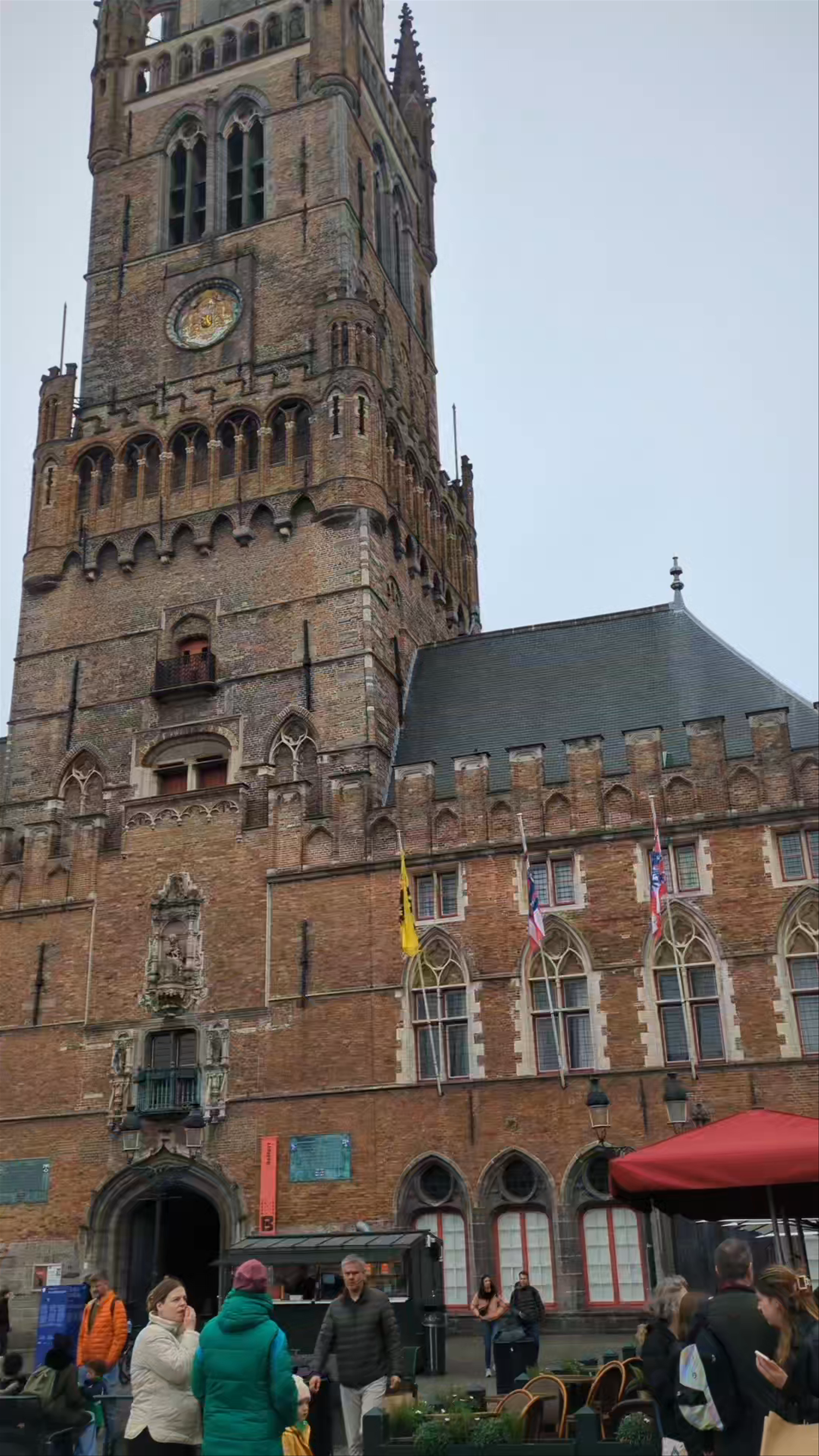 Market Square (Markt) in Bruges: Medieval Charm and Lively Atmosphere