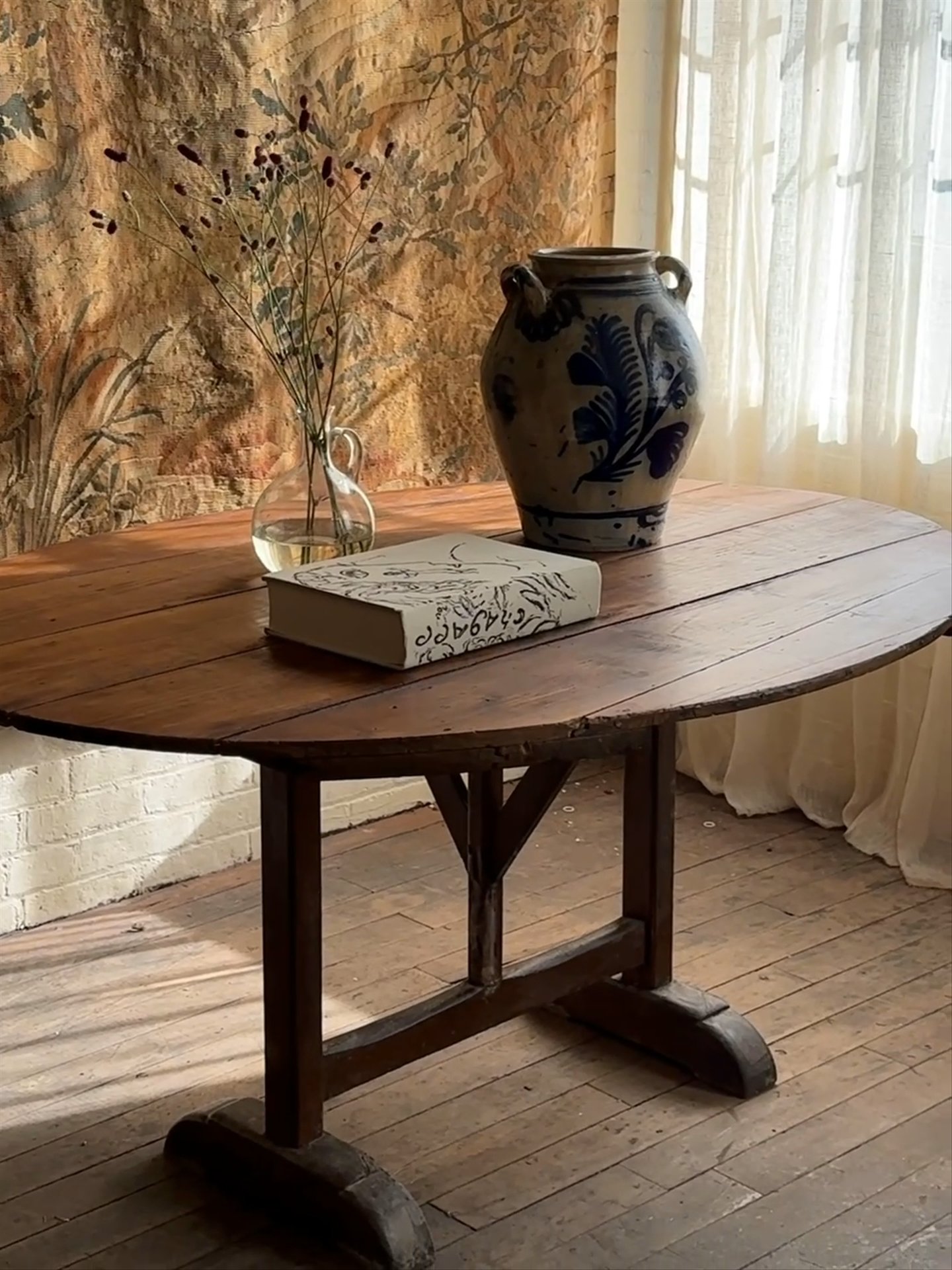 The Grand Vineyard Table