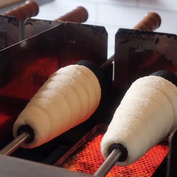 Eva's Original Chimneys - Eva's Original Chimneys - Desserts Near Me - Toronto, Ontario