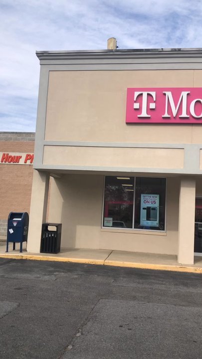 Subway - Parking lot view - Sandwiches Near Me - Thurmont, Maryland