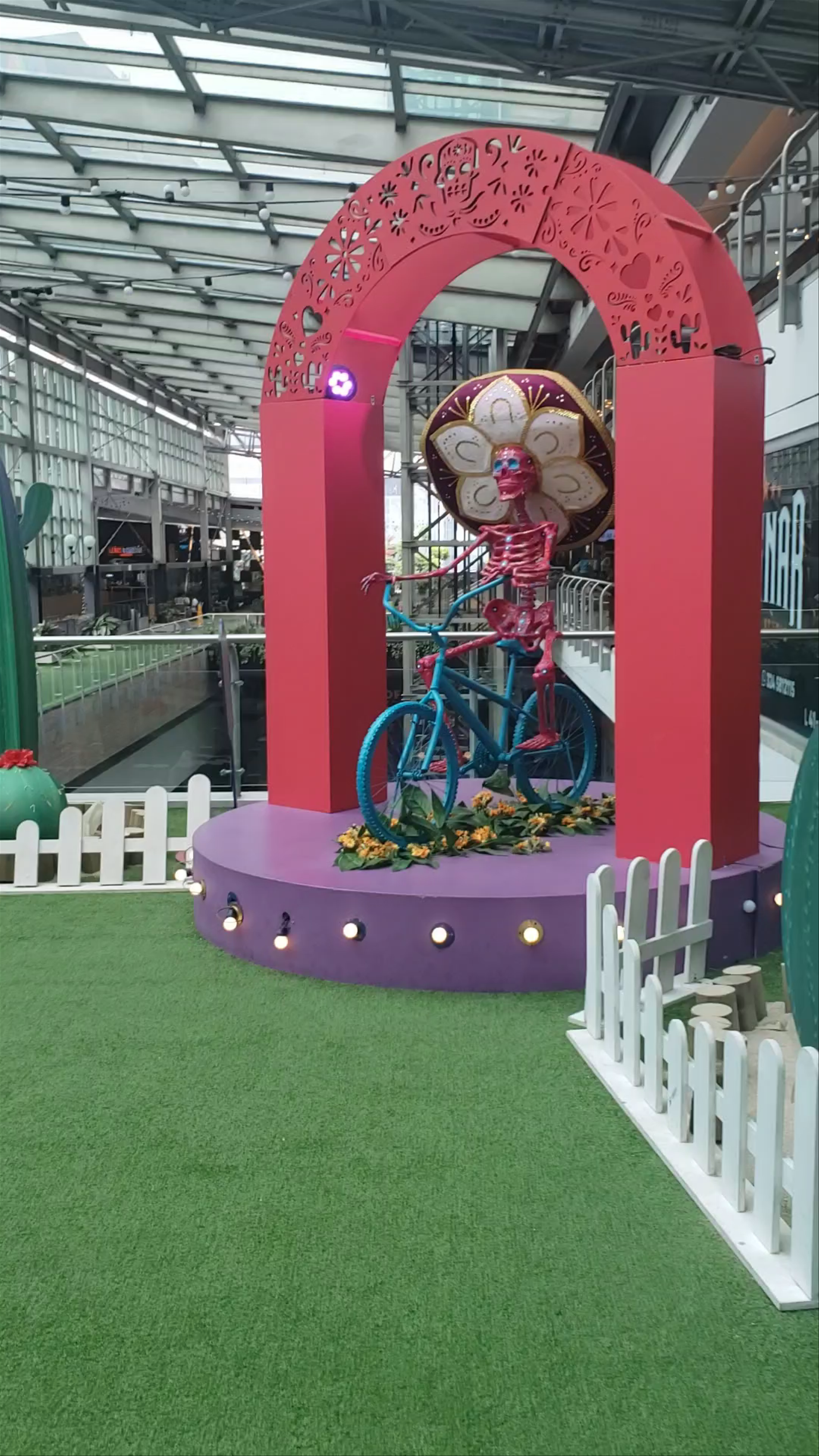 Vibrant Day at Centro Comercial Mayorca Sabaneta - Festive Indoor Experience