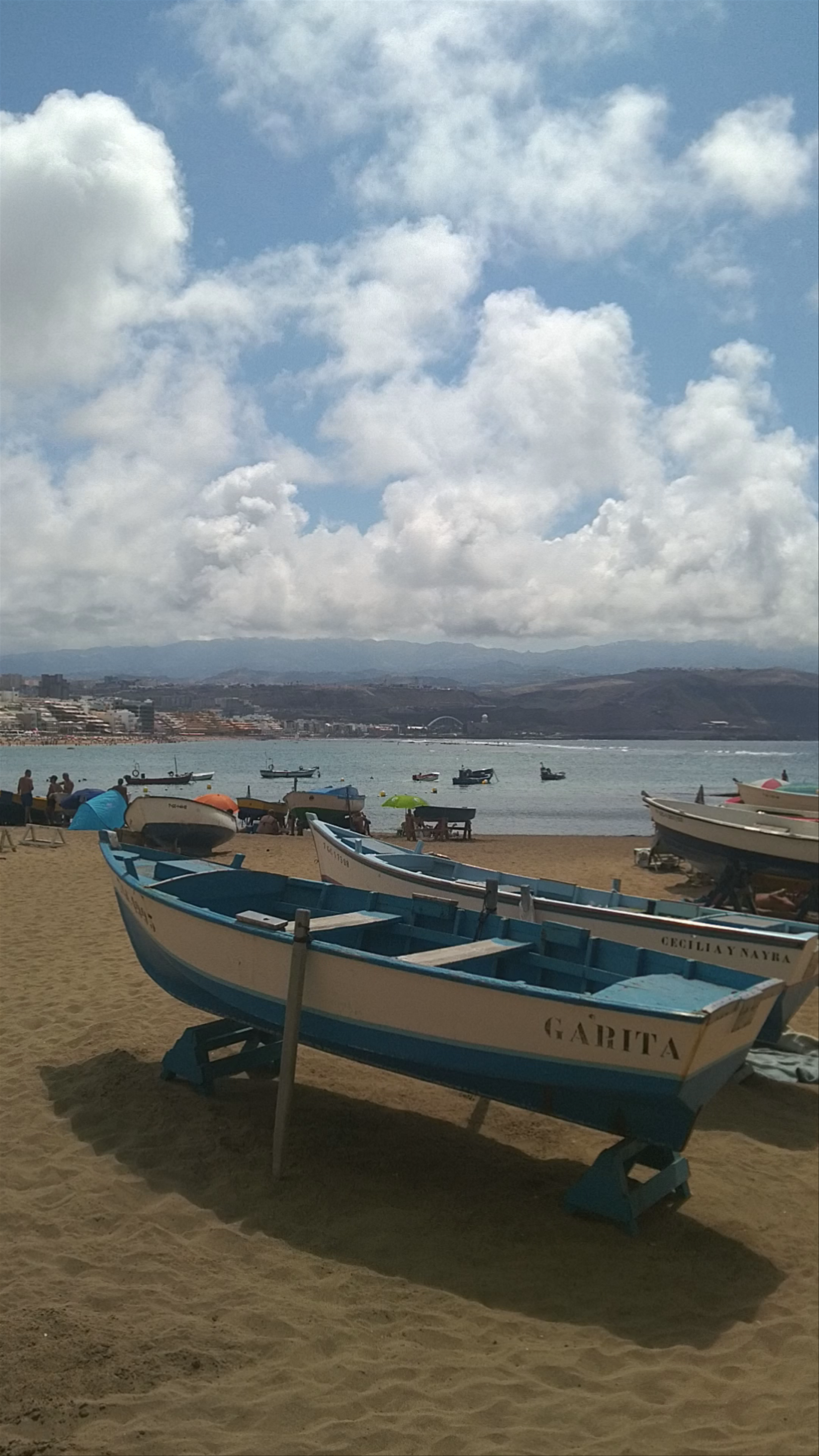 La Puntilla Beach: Tranquil Shores of Las Canteras, Gran Canaria