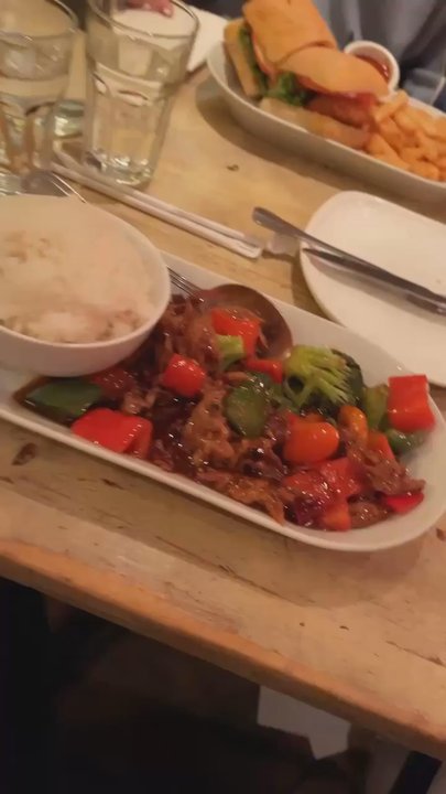 Red Bamboo - Bamburger, BLT sandwich, Veggie Lo Mein and Spicy Chicken with Broccoli with white rice - Vegetarian Near Me - New York, New York