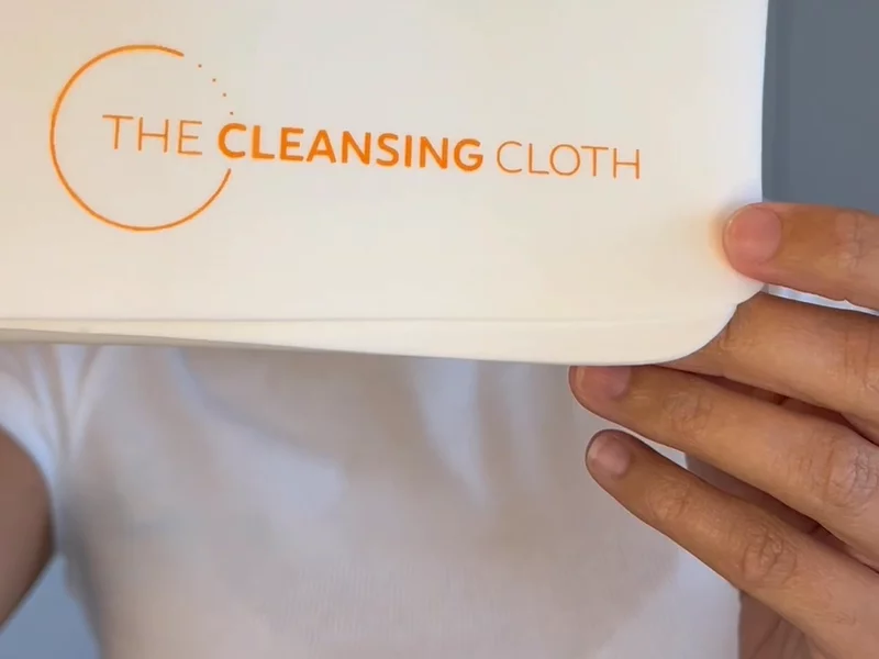 THE CLEANSING CLOTH