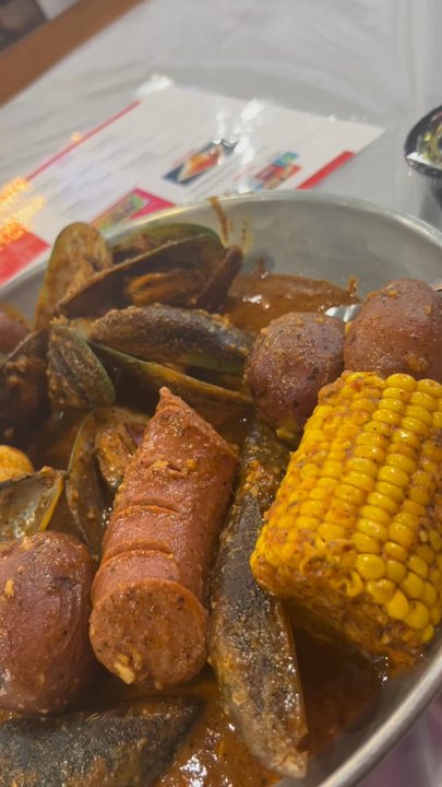 Crab Station - Deep Ellum - Mussel 1 lb , sausage, corn, potatoes in the spicy sauce. - Seafood Near Me - Dallas, Texas