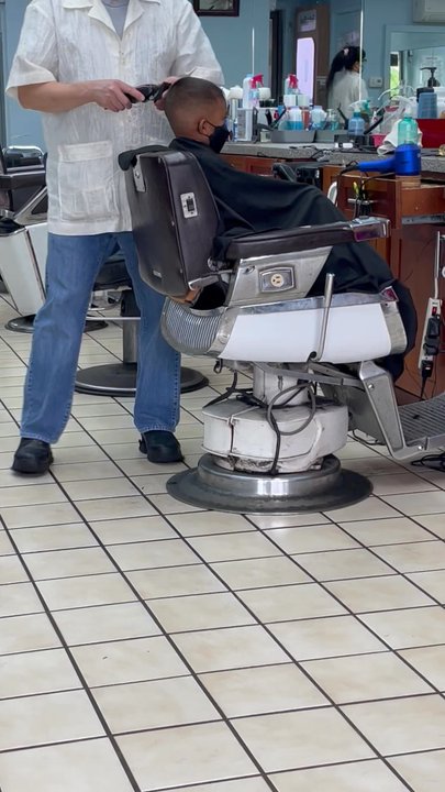 Mike's - Barbers Near Me - Kaneohe, Hawaii