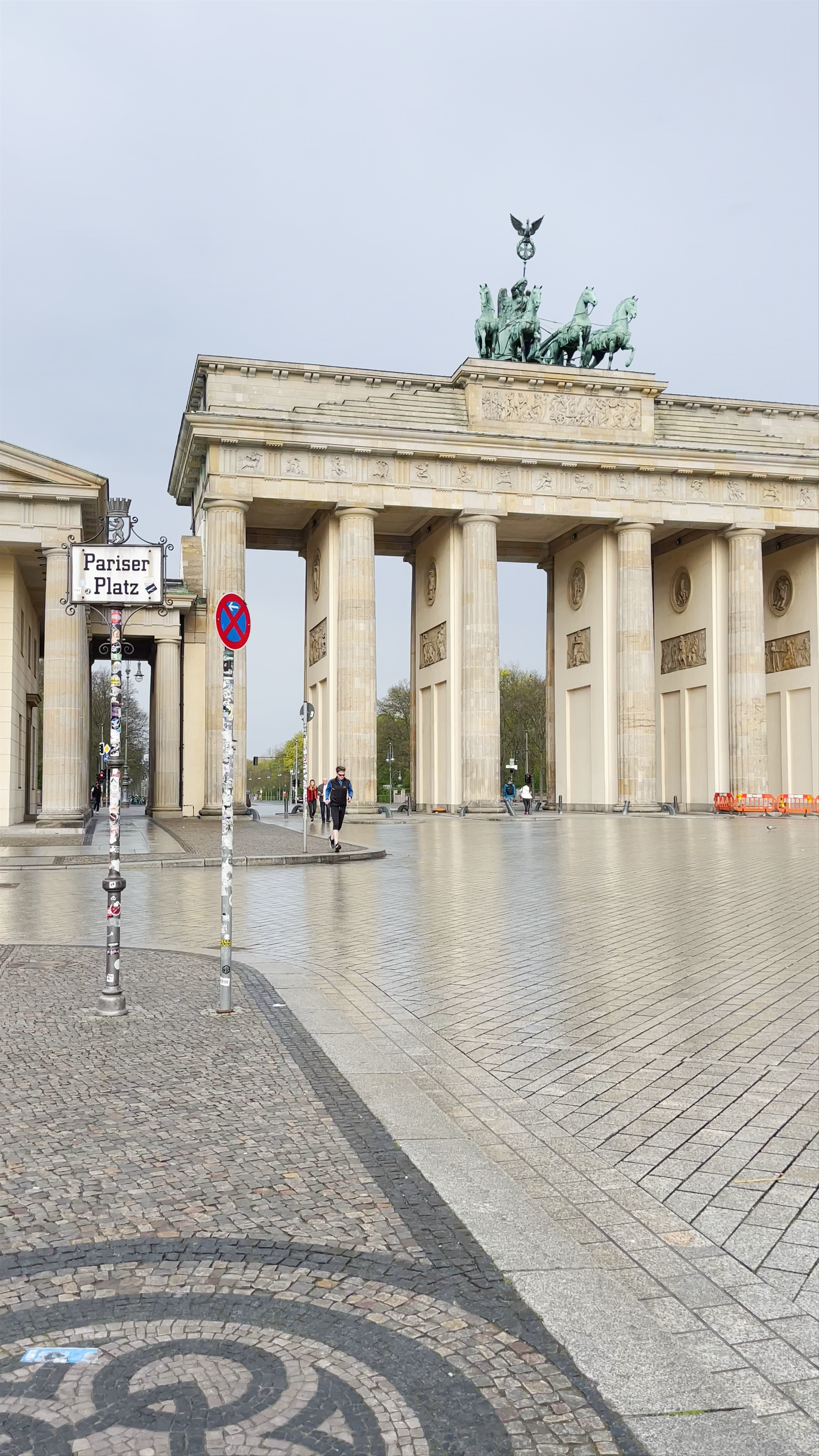 Pariser Platz: Historic Berlin’s Heartbeat Beneath the Brandenburg Gate