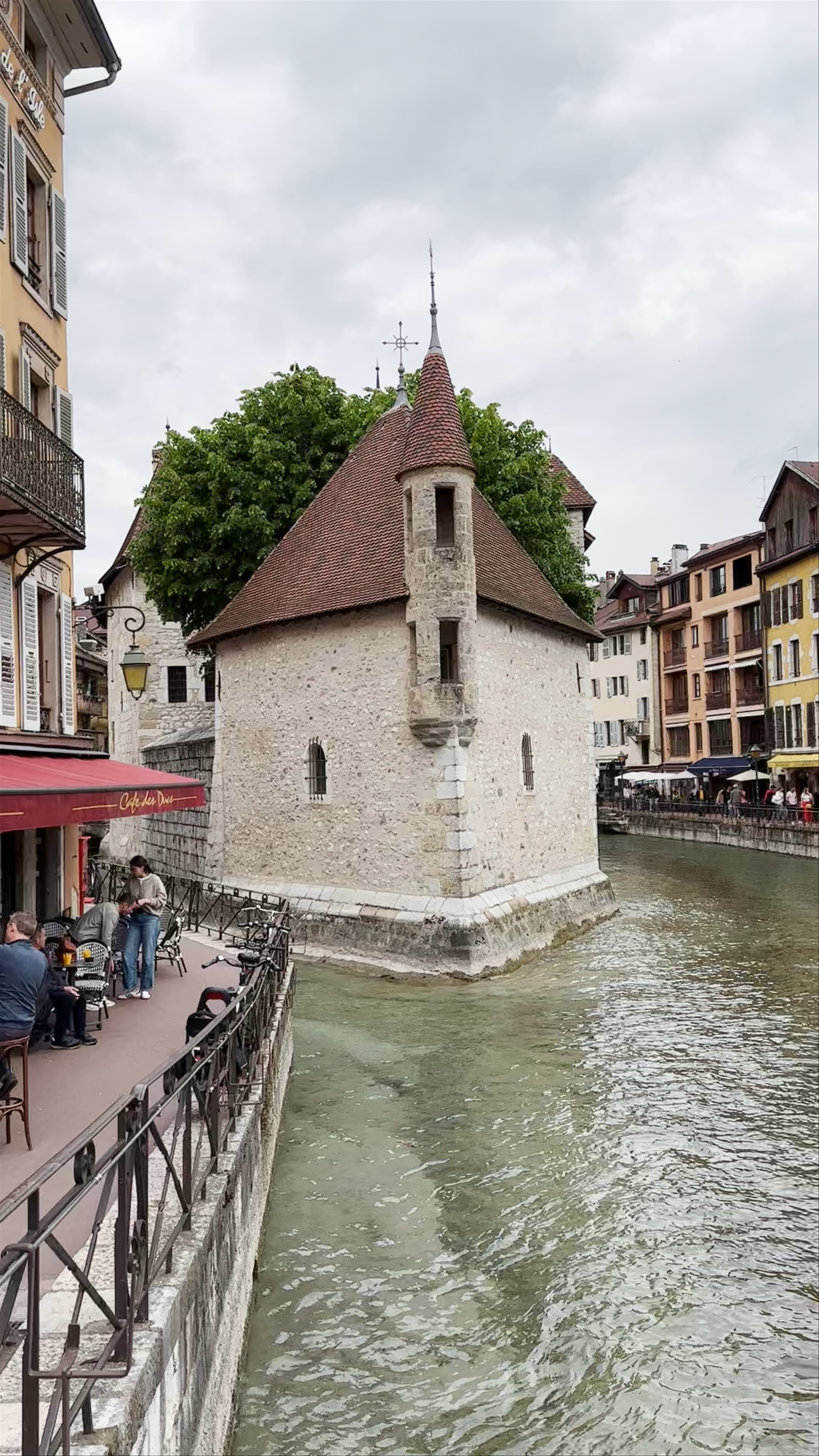 Le Palais de l'Île: Iconic Heritage and Charming Canals in Annecy, France