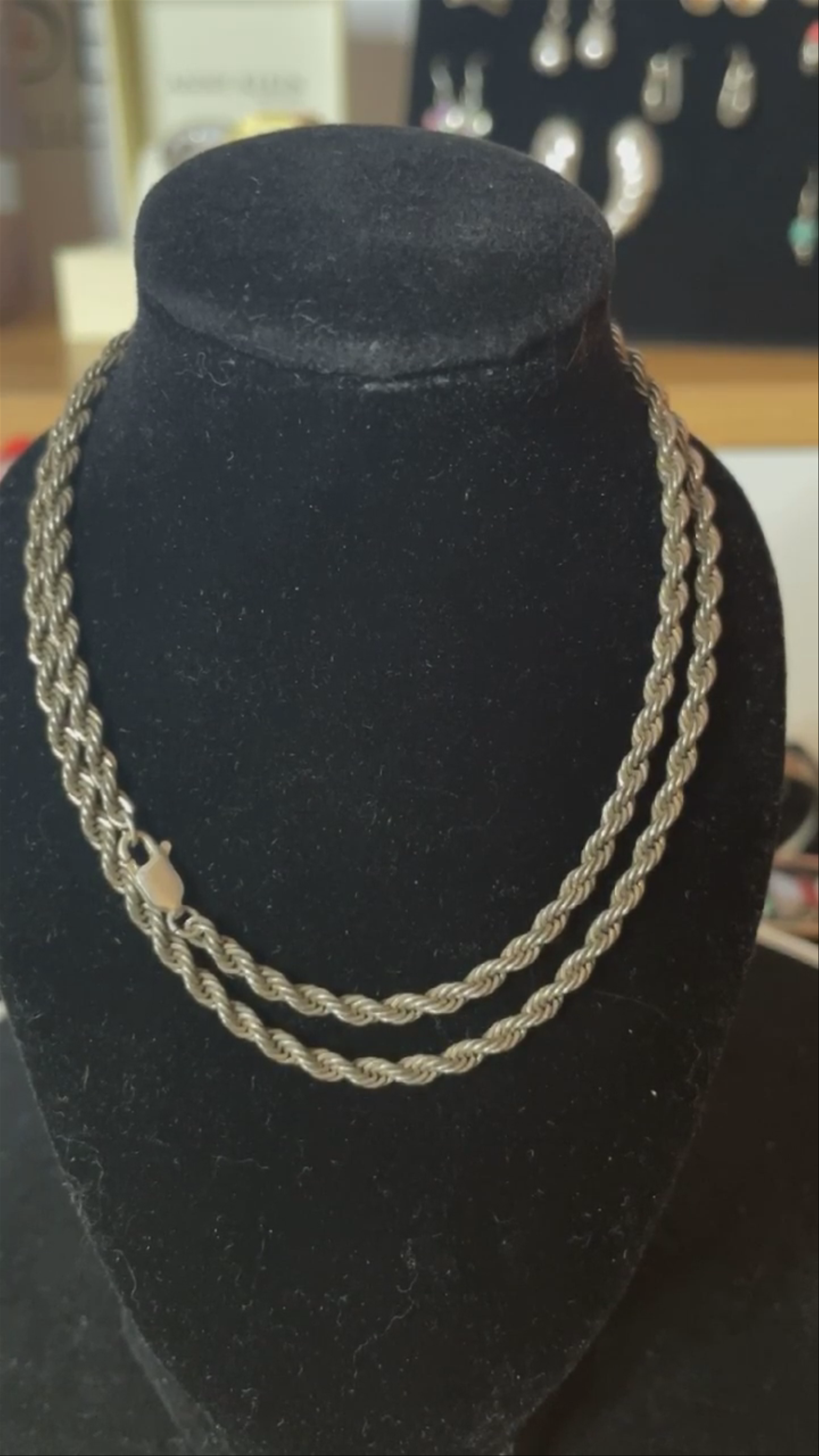 Rope chain whoop whoop.
