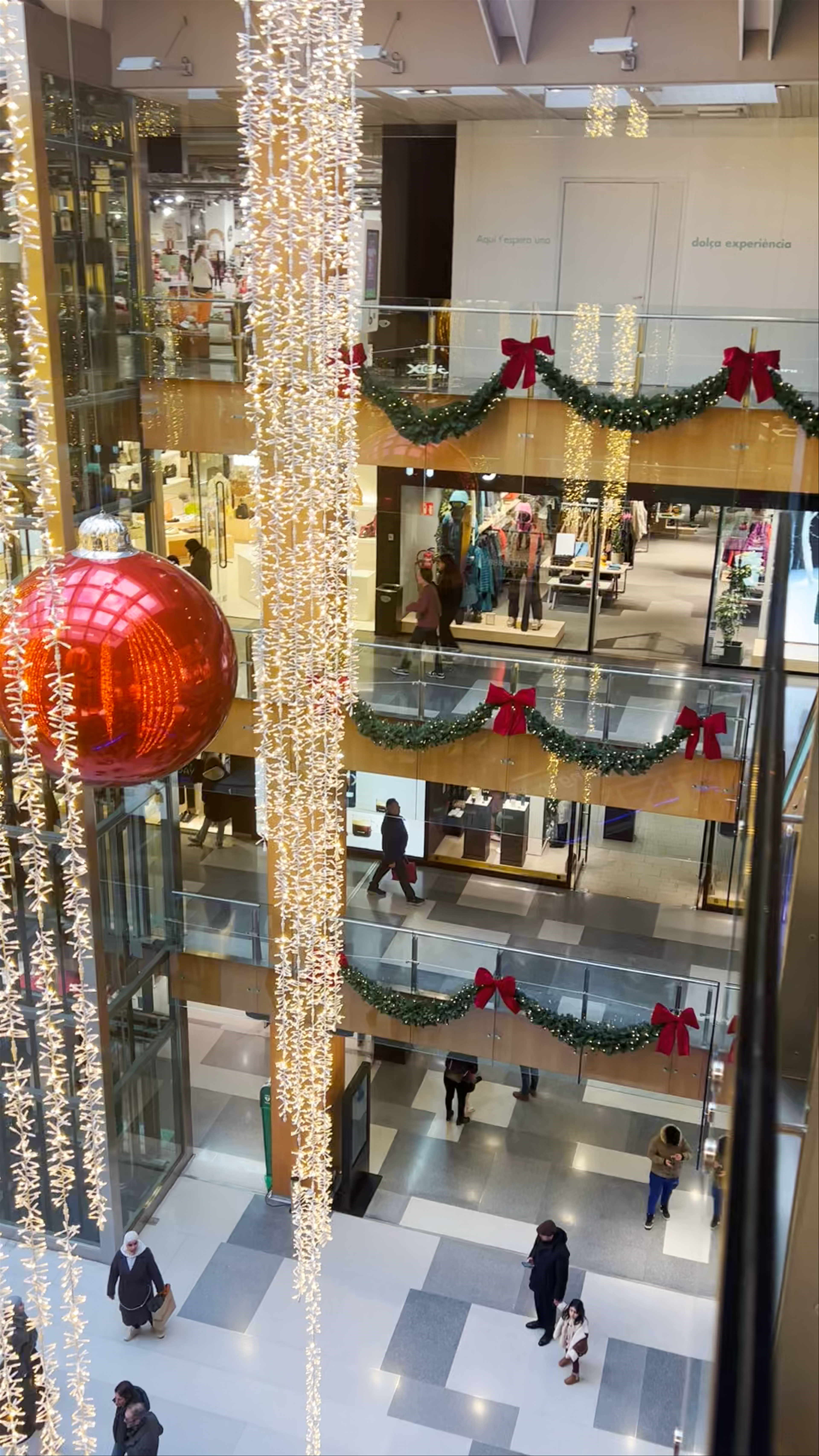 Illa Carlemany Shopping Center