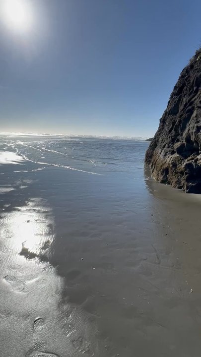 Moonstone Beach - 11.23.23 tide coming in slowly - Beaches Near Me - Trinidad, California
