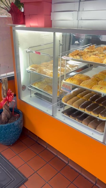 D K's Donuts - 2025.08.15 - Donuts Near Me - Norwalk, California