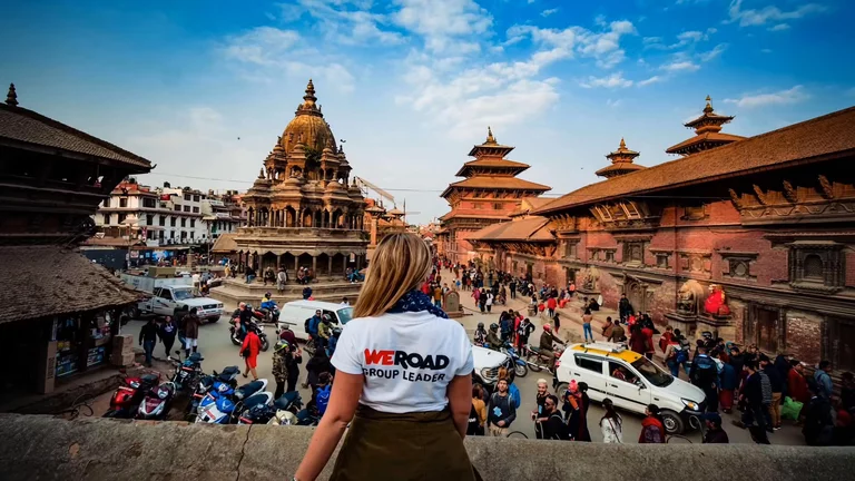 Nepal 360°: the temples of Kathmandu and the peaks of Annapurna