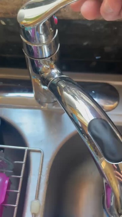 Vaps Plumbing - Video showing leaking kitchen faucet at the handle and base - Plumbing Near Me