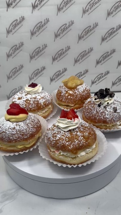 New Paradise Bakery - Bakeries Near Me - Chicago, Illinois
