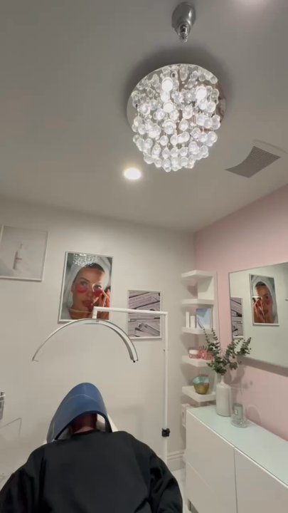 Sei Bella Spa - Light therapy for anti -aging benefits - Waxing Near Me