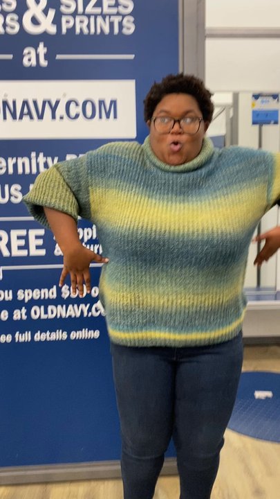 Old Navy - My niece was feeling herself today at Old Navy!!! But she had us cracked up 12/24/2021 - Men's Clothing Near Me - Visalia, California