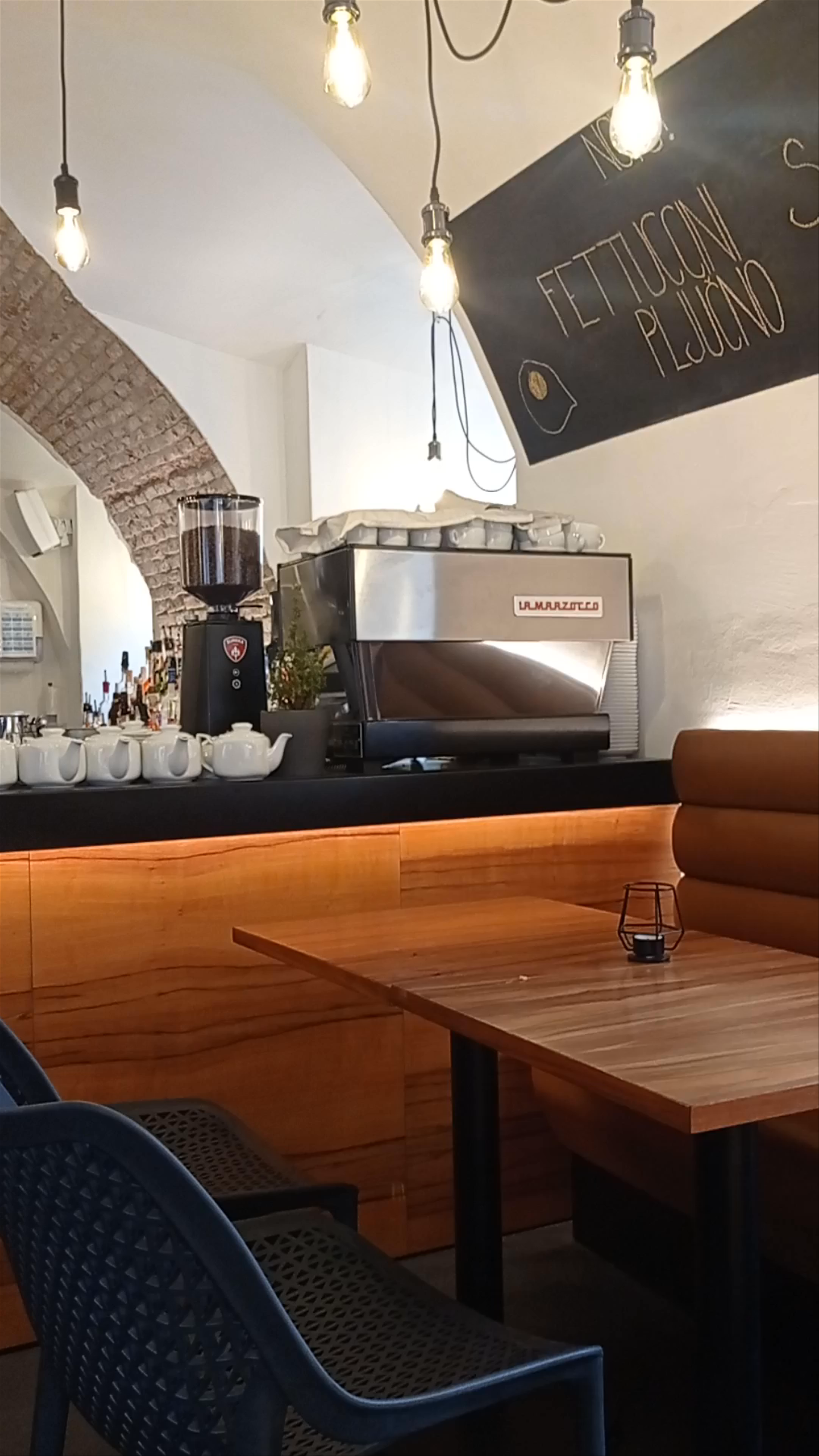 Supernatural naked food and wine