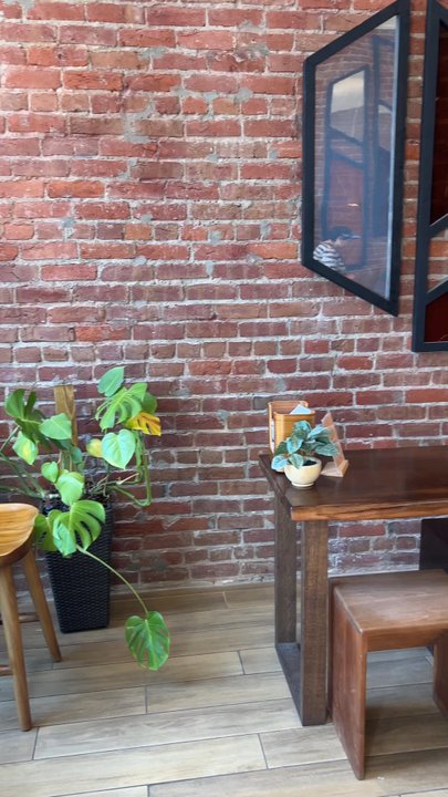 Auzzy The Bear - Interior is so cute! - Ice Cream & Frozen Yogurt Near Me - Los Gatos, California