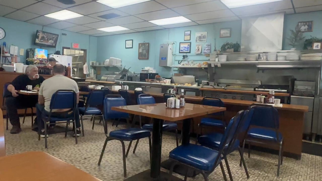 La Ports Pine Restaurant - Inside view - New American Near Me - Lockport, New York
