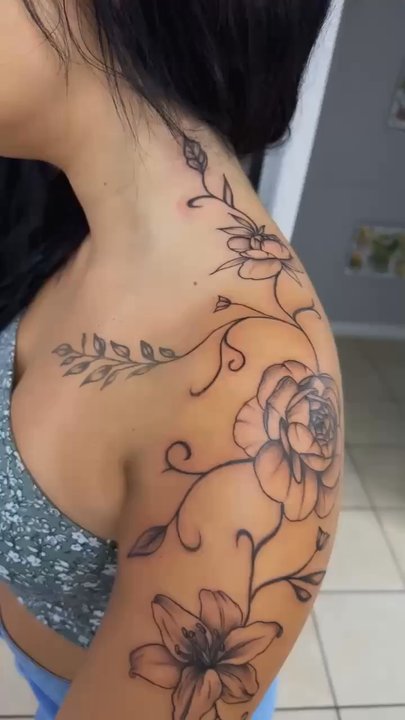 Lucky Devil Tattoo - Tianna does amazing work & is very friendly!  definitely recommend her - Tattoo Near Me - Fort Walton Beach, Florida
