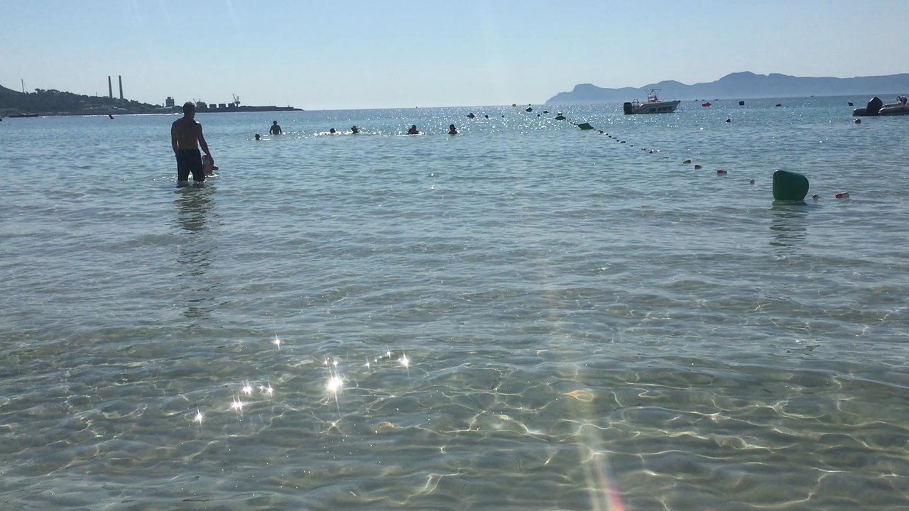 Alcudia Beach - Ein wunderschöner Strand!  Das anmieten von liegen und damit Sonnenschirmen kostet 6,50 pro Person. - Beaches Near Me - Alcúdia, C