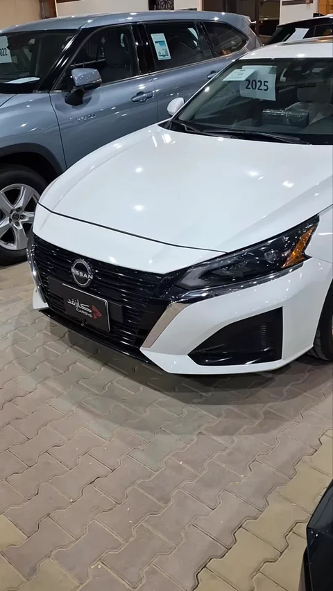 Nissan Altima SV 2025