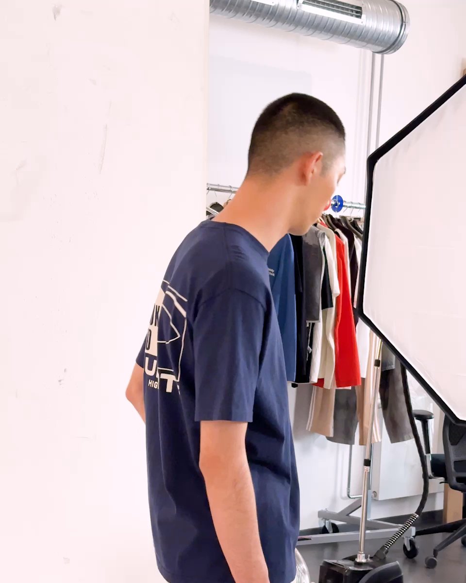 Blue Note Records x Highsnobiety – Look To T-Shirt Navy - T-Shirts - Navy - Video 4