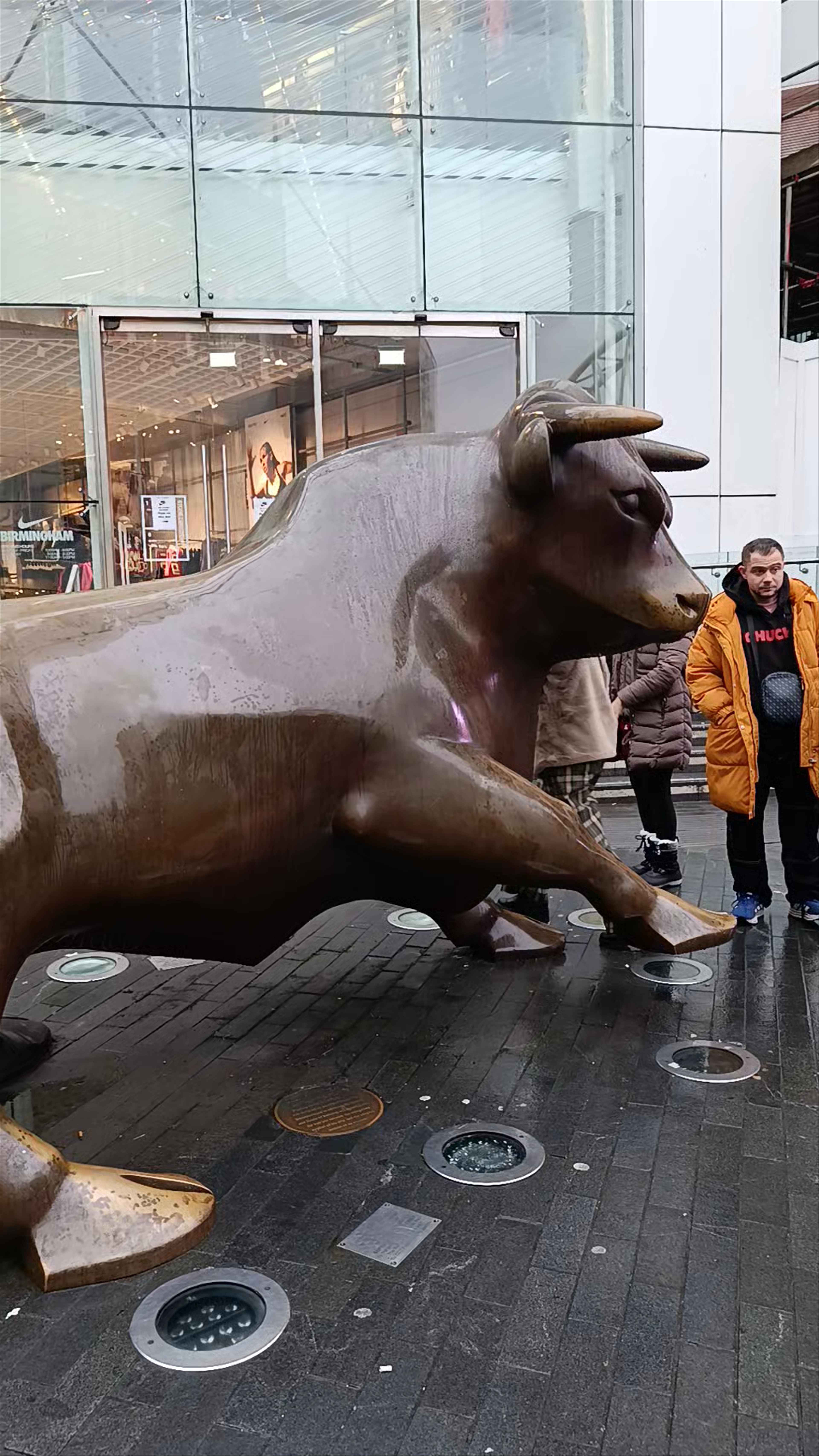 The Bull Ring Bull Statue in Birmingham: Iconic Urban Landmark
