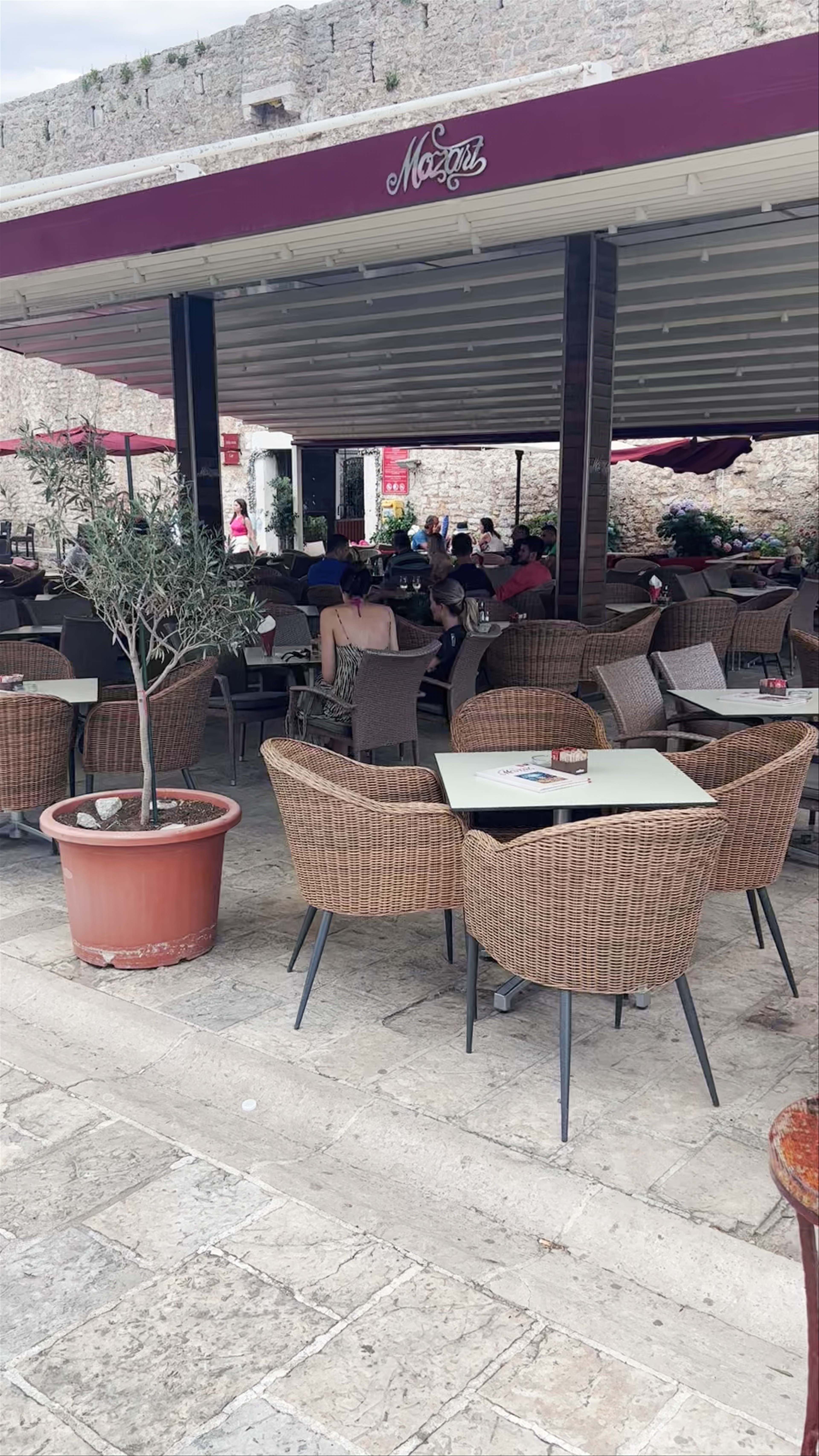 Blanche Restaurant