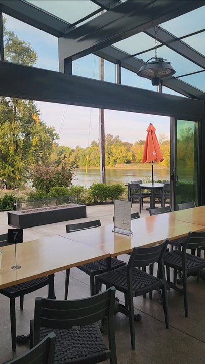 Territory - Indoor/outdoor patio seating - New American Near Me - Independence, Oregon