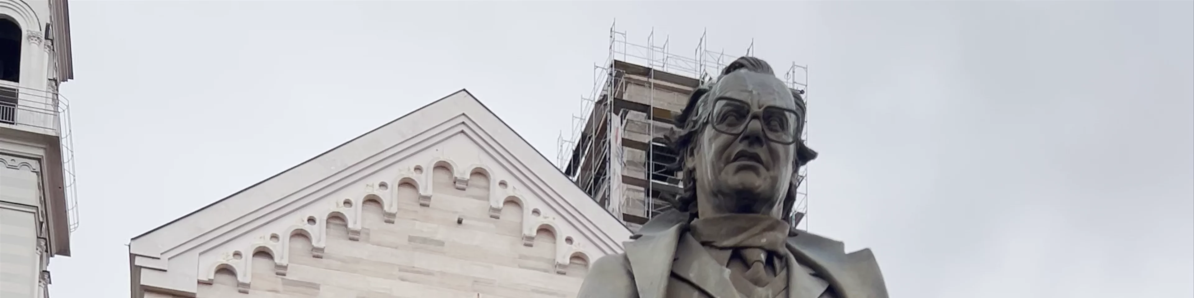 Statue of Ibrahim Rugova