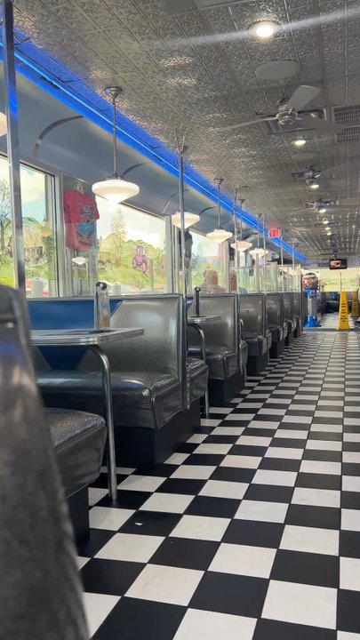 Mel's Diner - Diners Near Me - Pigeon Forge, Tennessee