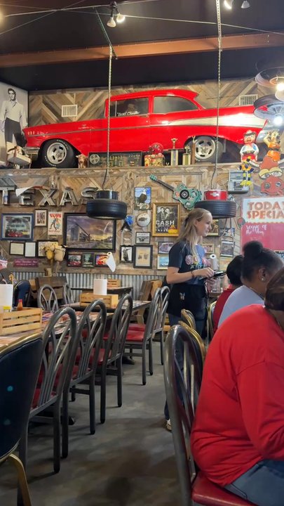 Bebo's Cafe - Diners Near Me - Pilot Point, Texas