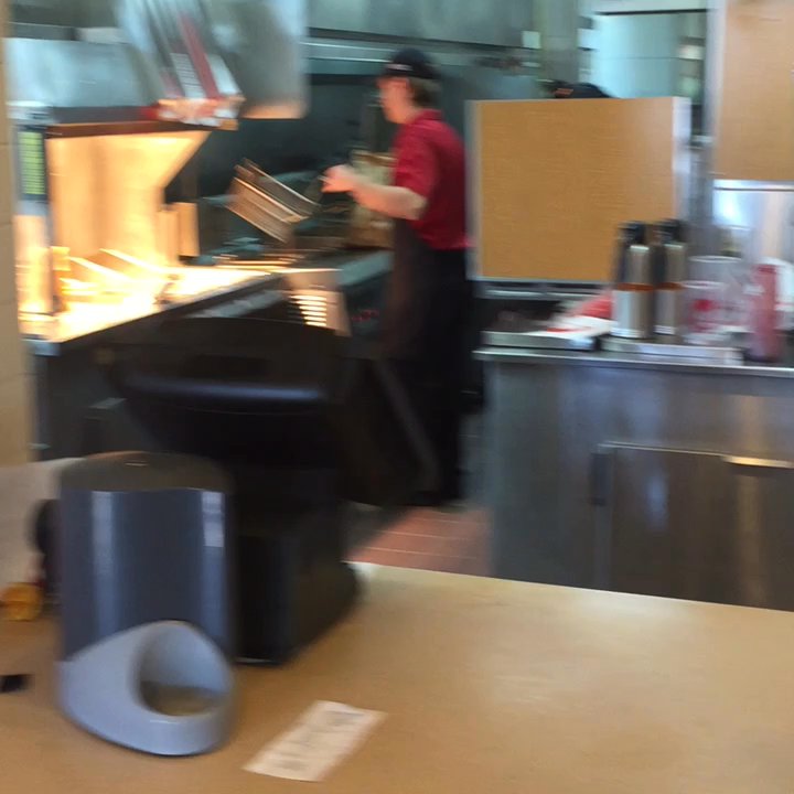 Wendy's - I was in line for like 10 mins today, and I was the only one. - Fast Food Near Me - Murrieta, California
