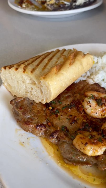 Cafe con Leche - Breakfast & Brunch Near Me - Des Moines, Iowa